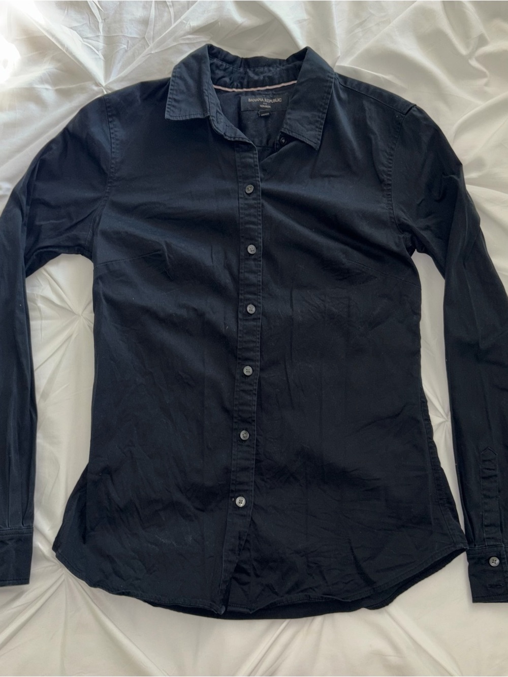 Banana Republic Women’s Black Long-Sleeve Button-Down Shirt